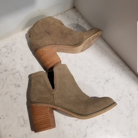 👢URBAN OUTFITTERS ANKLE LEATHER BOOTS - Picture 3 of 8